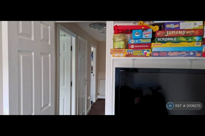 4 Bedroom Semi-Detached House To Rent In Beckwith Close, Kirk Merrington, DL16