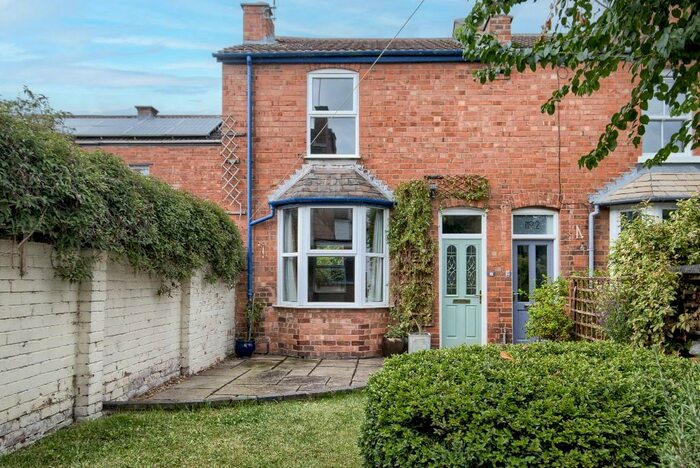 2 Bedroom End Of Terrace House To Rent In Clapham Terrace, Leamington Spa, Warwickshire, CV31