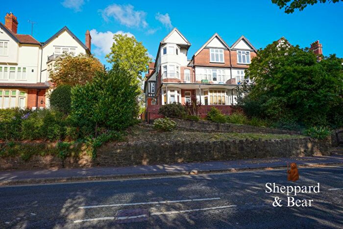 2 Bedroom Flat For Sale In Lake Road East, Cardiff, CF23