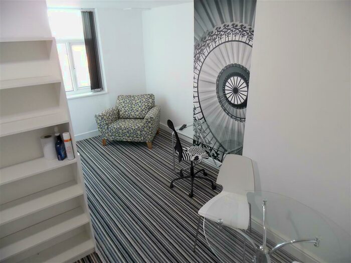 1 Bedroom Apartment To Rent In Bristol Road, Selly Oak, Birmingham, B29