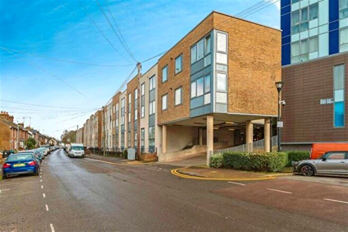 1 Bedroom Flat For Sale In Cotterells, Hemel Hempstead, HP1