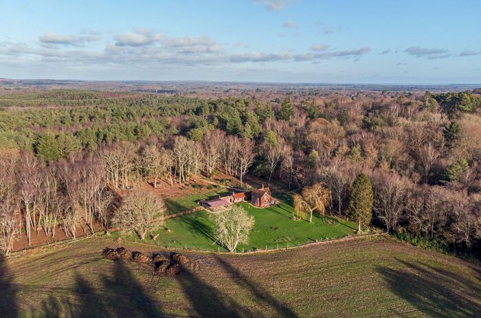 2 Bedroom Cottage For Sale In Lyburn Road, Nomansland, Salisbury, Wiltshire SP5