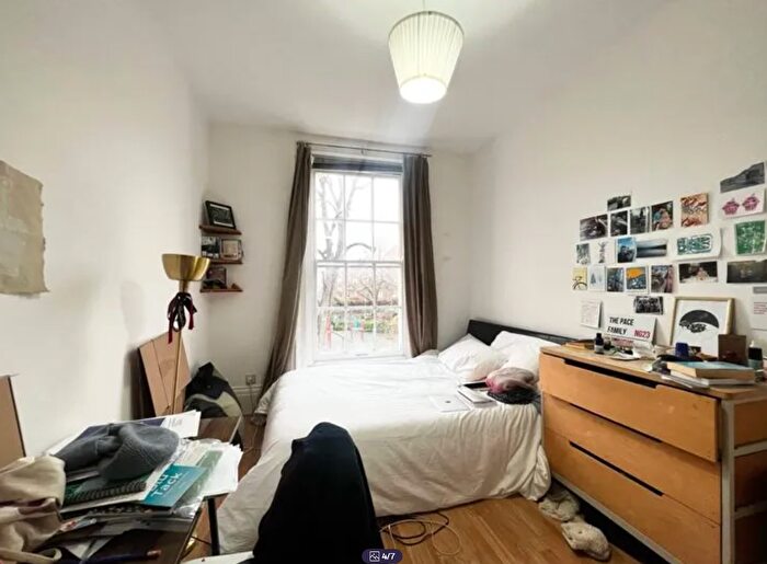 2 Bedroom Flat To Rent In Lorrimore Square, London, SE17