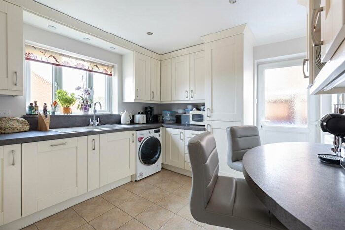 4 Bedroom Detached House For Sale In Mill Road, Beccles, NR34