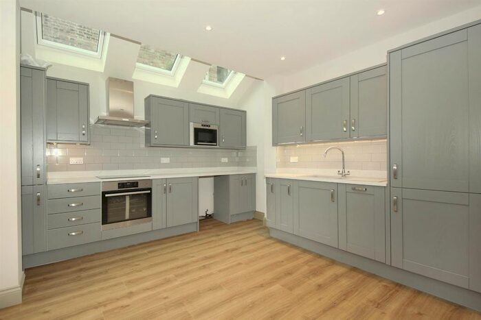 2 Bedroom Flat To Rent In Coldershaw Road, London, W13