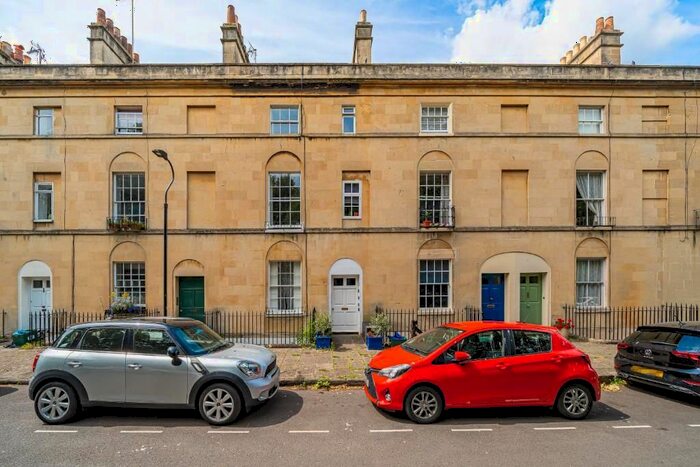 2 Bedroom Maisonette For Sale In Norfolk Buildings, Bath, BA1