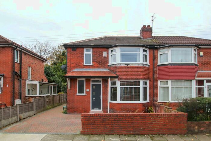 3 Bedroom Semi-Detached House To Rent In Shaftesbury Avenue, Eccles, Manchester, M30