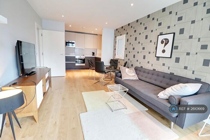 2 Bedroom Flat To Rent In Tennyson Apartments, Croydon, CR0