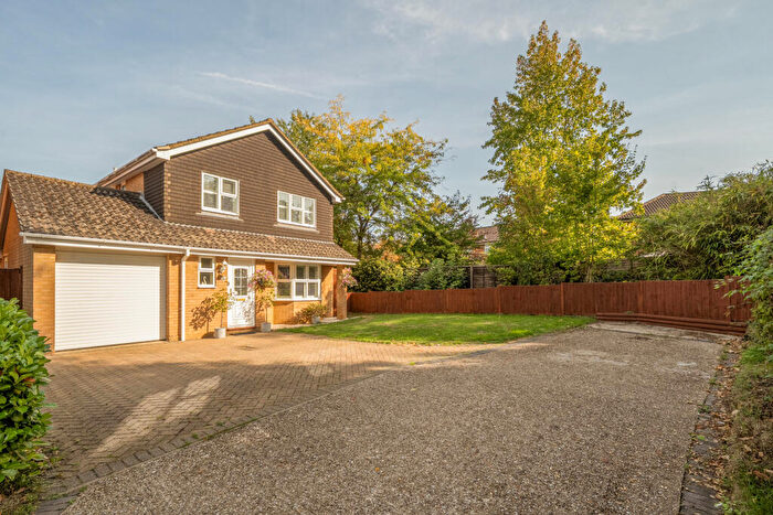3 Bedroom Detached House For Sale In College Hill, Godalming, GU7