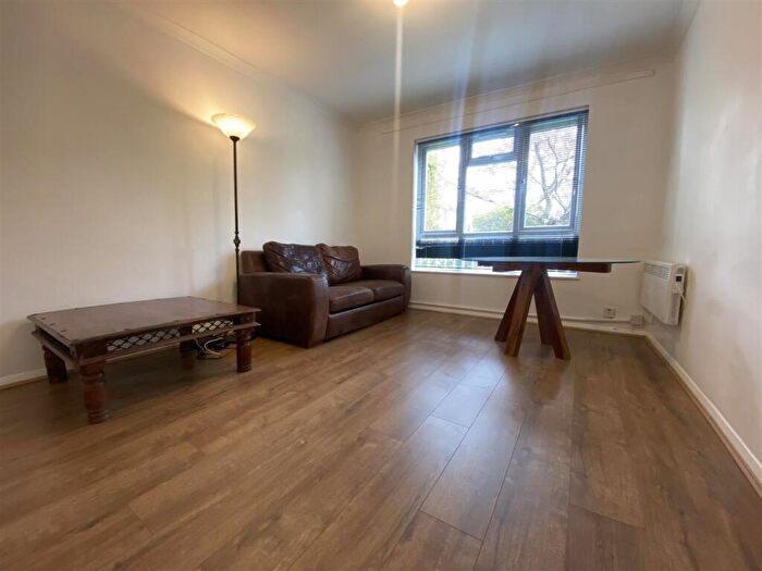 1 Bedroom Flat To Rent In Lang House, Ward Road, London, N19
