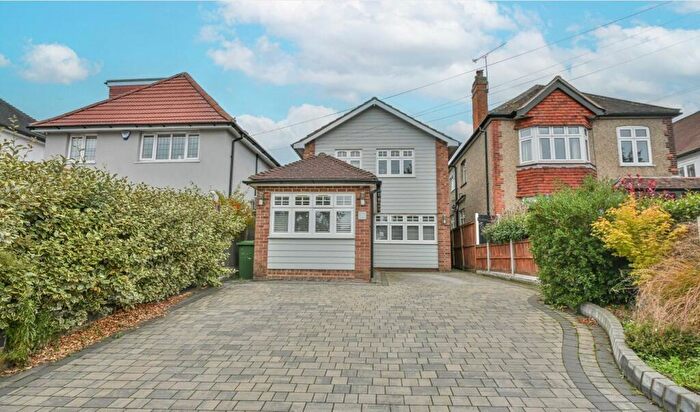 4 Bedroom Detached House For Sale In Doddinghurst Road, Brentwood, Essex, CM15