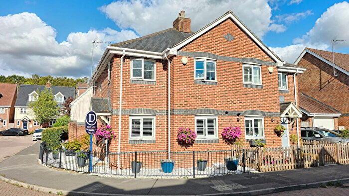 3 Bedroom Semi-Detached House For Sale In Stretcher Drive, Hermitage, RG18