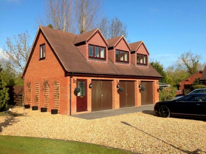 1 Bedroom Barn Conversion To Rent In The Round Pond, Hewish, BS24