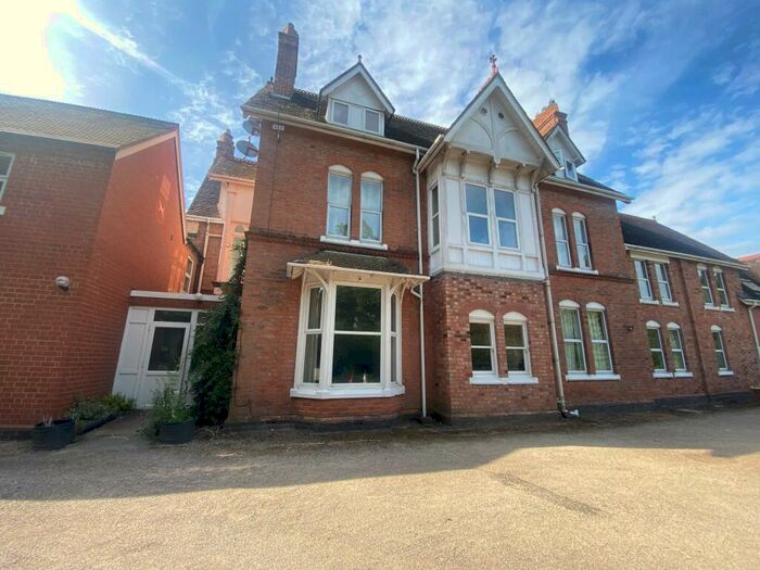 2 Bedroom Apartment To Rent In Lansdown House, Hoggrills End Lane, B46