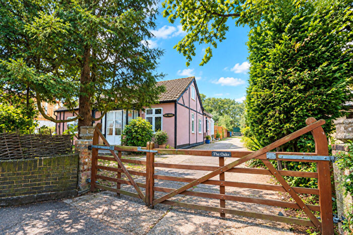 3 Bedroom Detached Bungalow For Sale In Pooles Lane, Hockley, SS5