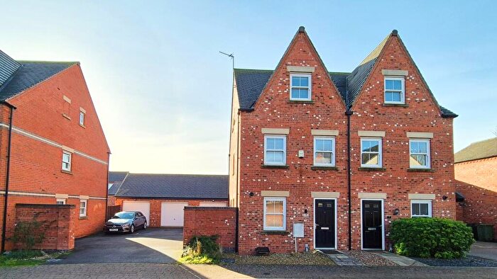 3 Bedroom Semi-Detached House For Sale In Field Leys Way, Birstall, LE4