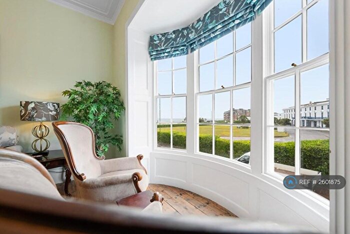 2 Bedroom Maisonette To Rent In West St, None, PO21