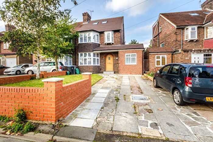 6 Bedroom House For Sale In Slough Lane, Kingsbury, London, NW9