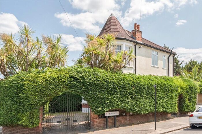 4 Bedroom End Of Terrace House For Sale In Lodge Drive, Palmers Green, London, N13