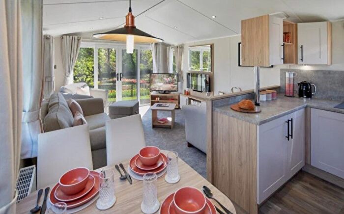 2 Bedroom Mobile/park Home For Sale In Horsey, Great Yarmouth, NR29