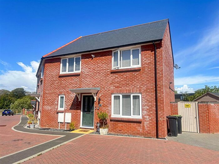 2 Bedroom Semi Detached House For Sale In Orchard Way, Weymouth, DT4