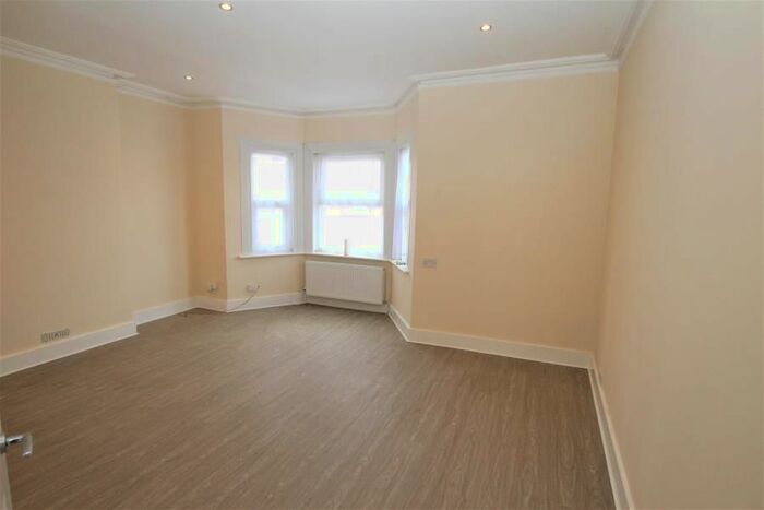2 Bedroom Flat To Rent In High Street, Wealdstone, Harrow, HA3