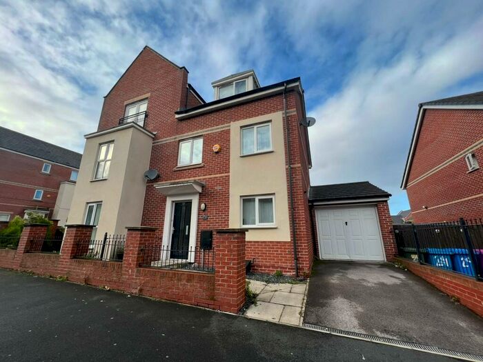 3 Bedroom Semi-Detached House To Rent In St. Domingo Vale, Liverpool, L5