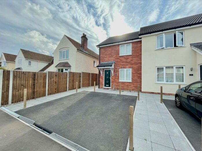 2 Bedroom Semi-Detached House To Rent In Eversley Road, Norwich, NR6