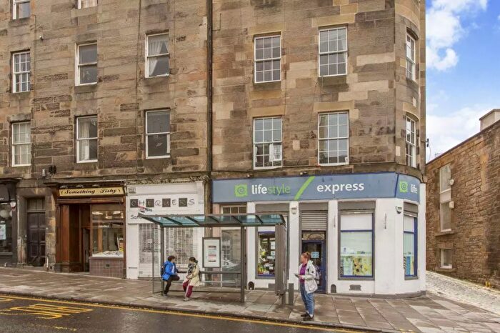 2 Bedroom Flat To Rent In , Broughton Street, Edinburgh, EH1