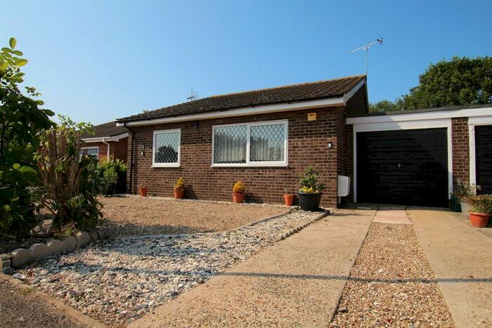 2 Bedroom Bungalow To Rent In Stambridge Road, Clacton-On-Sea CO15