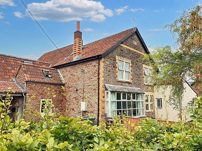 4 Bedroom Semi-Detached House For Sale In Chaingate Lane, Iron Acton, BS37