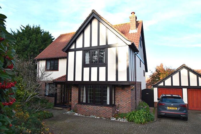 4 Bedroom Detached House For Sale In Sheringham, NR26