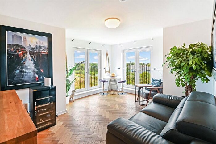 2 Bedroom Flat For Sale In Thornbank Crescent, Falkirk, Stirlingshire, FK2