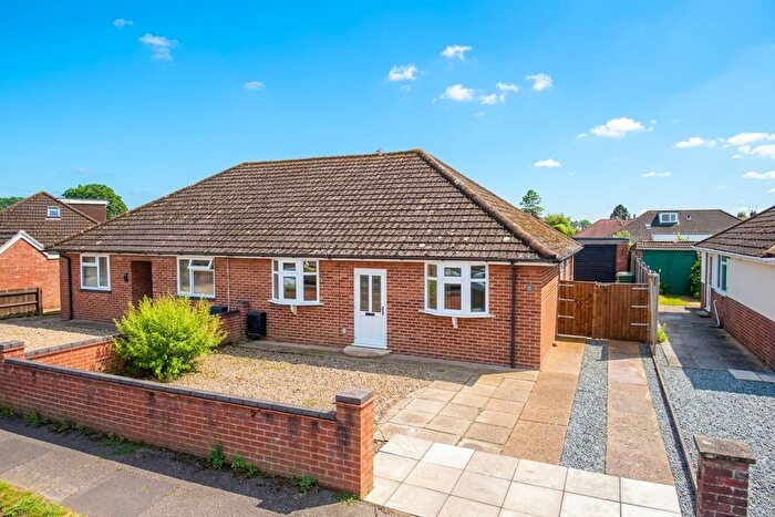 3 Bedroom Semi-Detached Bungalow For Sale In Bush Road, Hellesdon, Norwich, NR6