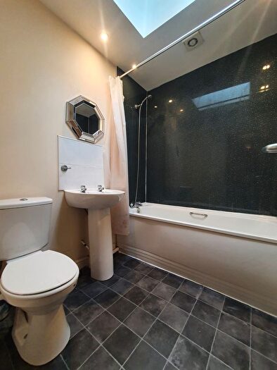 2 Bedroom Flat To Rent In Clifton Street, Adamsdown, Cardiff, CF24