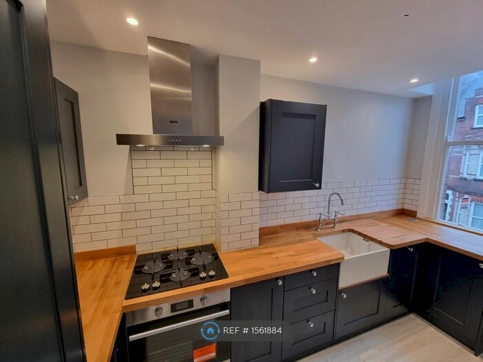 2 Bedroom Flat To Rent In Haldon Road, Exeter, EX4