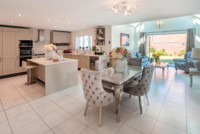 2 Bedroom Detached Bungalow For Sale In Barns Close, Luddington, CV37