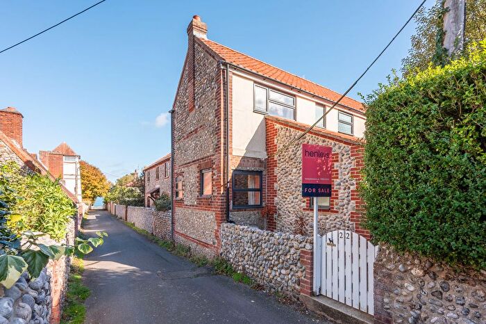 2 Bedroom Detached House For Sale In The Londs, Overstrand, NR27