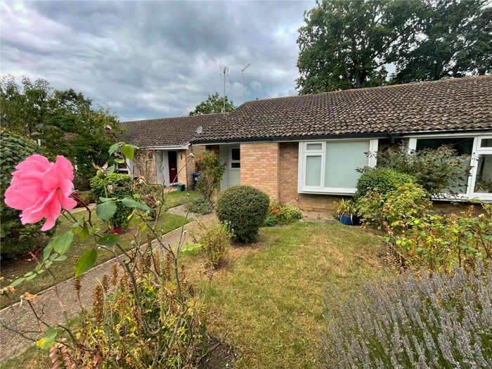 2 Bedroom Bungalow To Rent In Darvel Close, Woking, Surrey, GU21