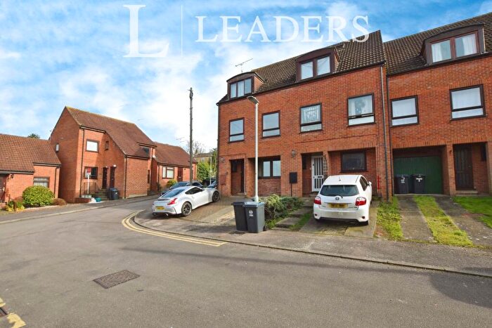 1 Bedroom Town House To Rent In Kingfisher Way, Bishops Stortford, CM23