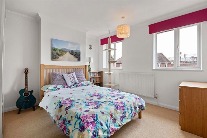 3 Bedroom Semi-Detached House For Sale In Knox Close, Norwich, NR1