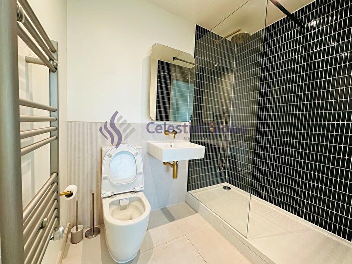 3 Bedroom Flat To Rent In Starboard Way, London, E16