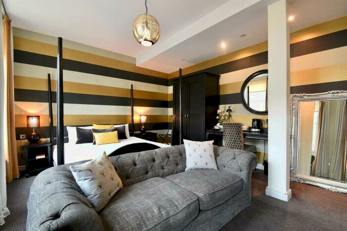 1 Bedroom Detached House To Rent In Room, Cinnabar Hotel, - Fore Street, SG14