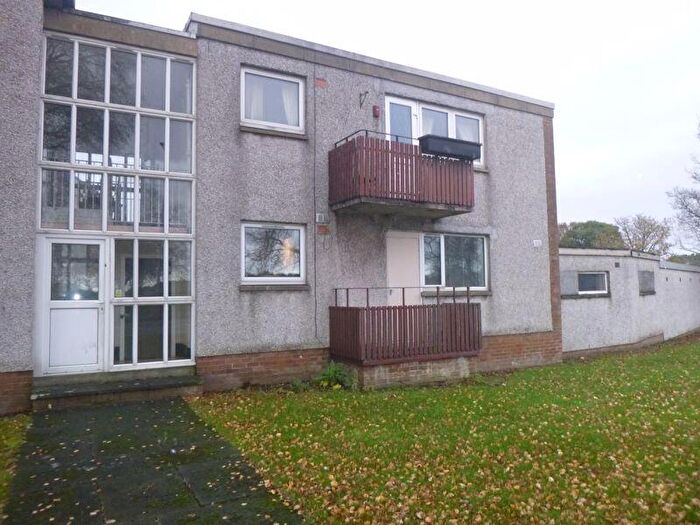 1 Bedroom Flat To Rent In Cumbrae Court, Kirkcaldy, KY2