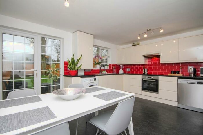 3 Bedroom Semi-Detached House To Rent In Joy Paine Close, Boston, PE21