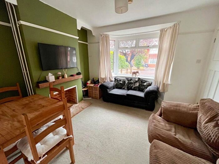 3 Bedroom Terraced House For Sale In Whiterow Park, Trowbridge, BA14
