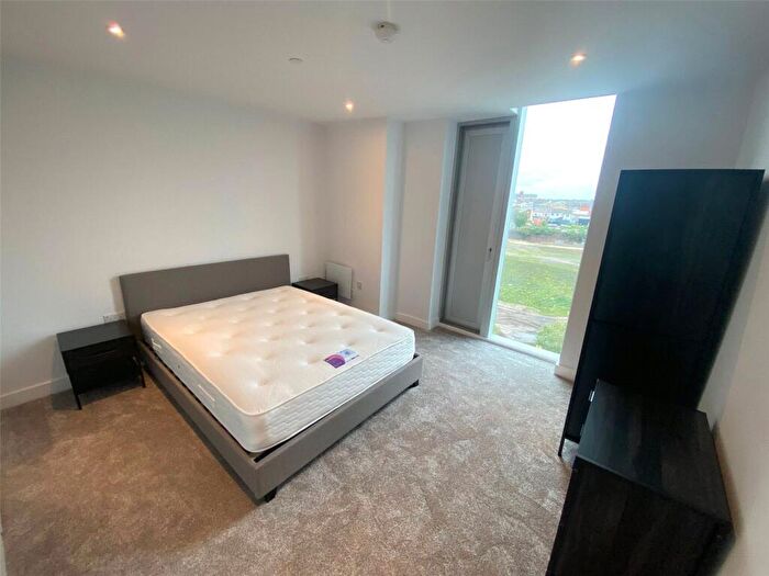 2 Bedroom Apartment To Rent In Dantzic Street, Manchester, M4