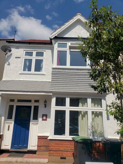 4 Bedroom Semi-Detached House To Rent In New Road, London, N22