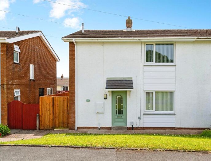 3 Bedroom Semi-Detached House For Sale In Clos Rhandir, Loughor, Swansea, SA4