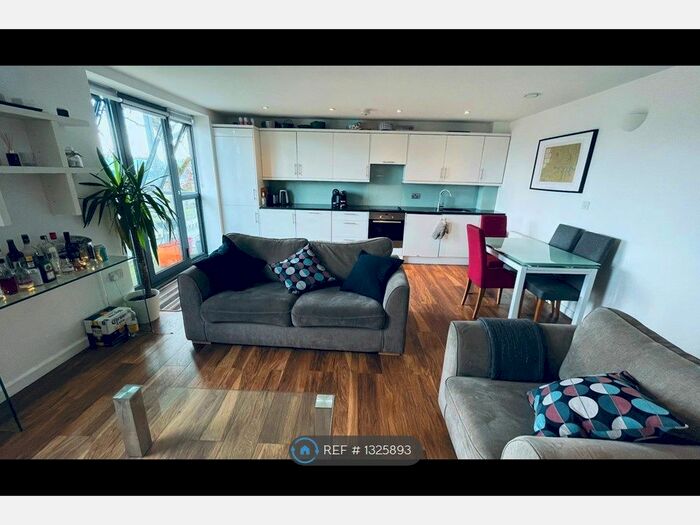 3 Bedroom Flat To Rent In Belgrave House, London E8